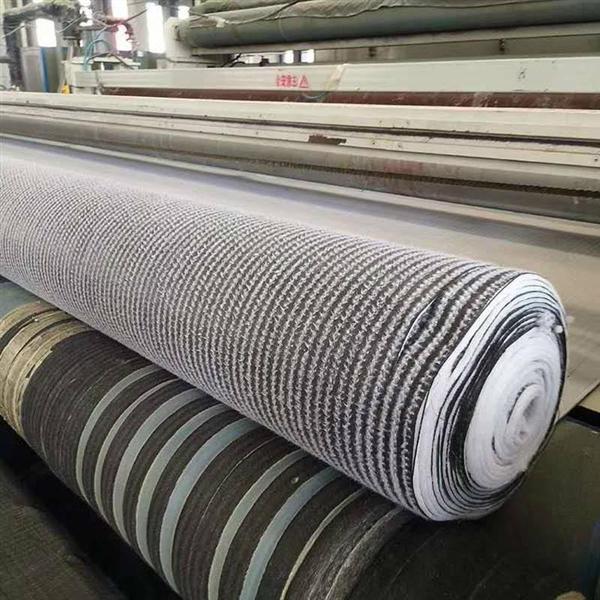 膨潤土防水毯生產(chǎn)設(shè)備